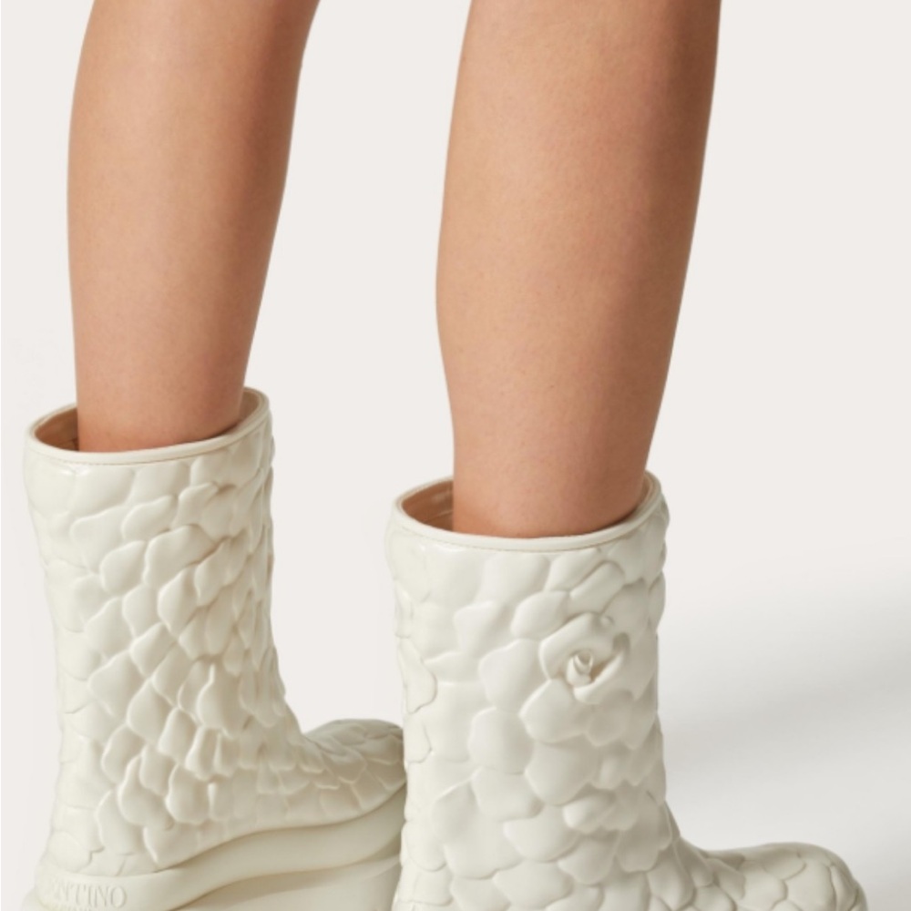Valentino Atelier Textured Rain Bootie Avorio Cream White Size 37 NEW $770